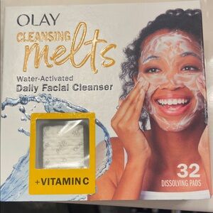 Olay Cleaning Mets Vitamin C. Ready for a better way to clean your face?